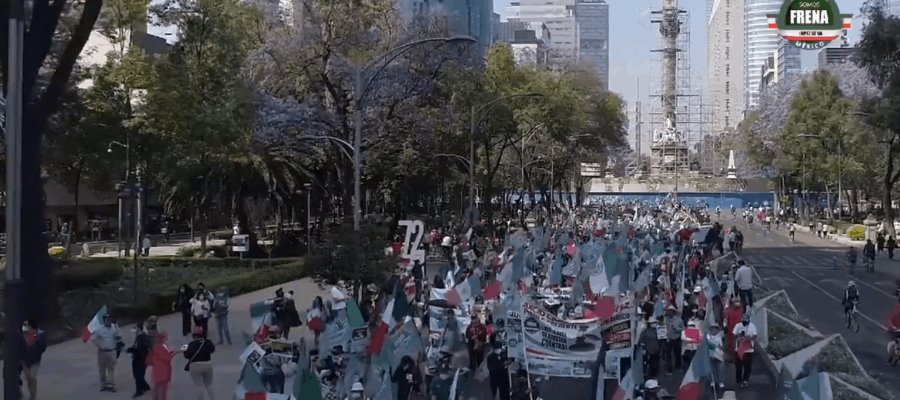 Marcha FRENAAA en la CDMX y realiza “juicio ciudadano” contra AMLO Marcha FRENAAA en la CDMX y realiza “juicio ciudadano” contra AMLO