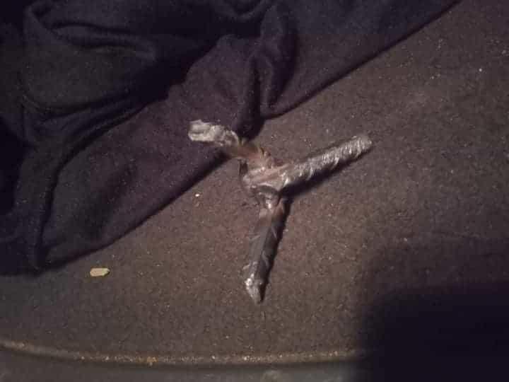 Ladrones colocan “arañas” de metal en la carretera para evitar persecución de la policía