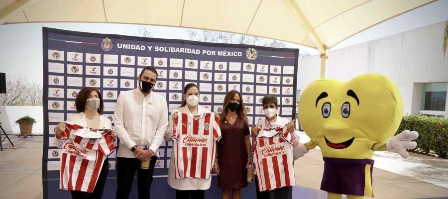 Amaury Vergara paga apuesta a Azcárraga y dona 10 mil terapias a niños