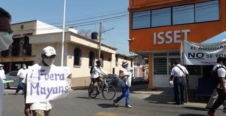 Marchan trabajadores de la educación en exigencia de jubilación digna, y gobierno les concede pensión del 100 por ciento