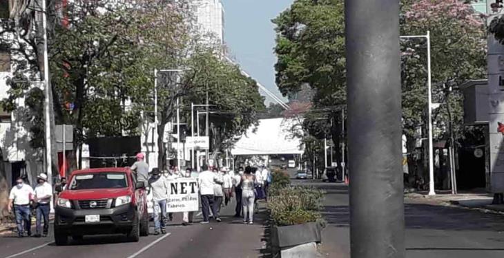 Marchan trabajadores de la educación en exigencia de jubilación digna, y gobierno les concede pensión del 100 por ciento
