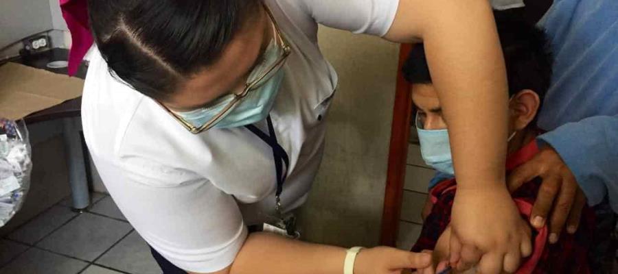 Aplican primera dosis de la vacuna anticovid a pacientes del Hospital Regional de Salud Mental 