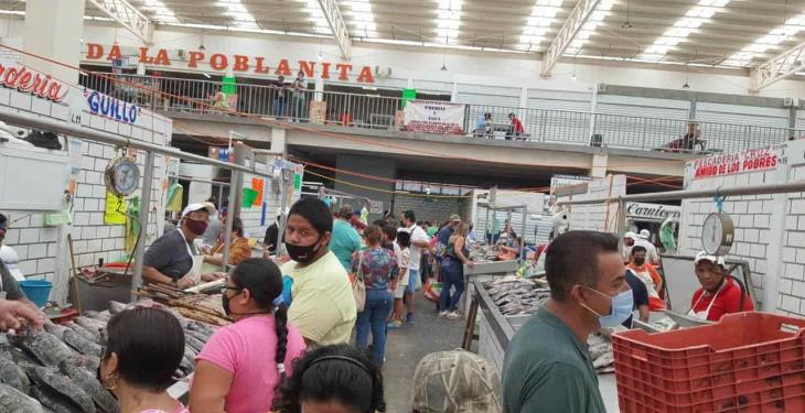 Abarrotan compradores mercados de Villahermosa