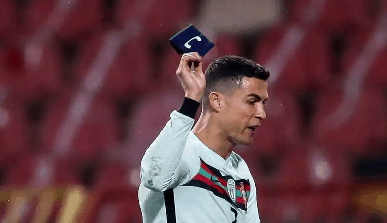 El Gafete de capitán de Cristiano Ronaldo ayuda a bebé enfermo