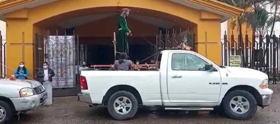 Pasea parroquia de la Santa Cruz imagen de Cristo Crucificado por calles de Villahermosa