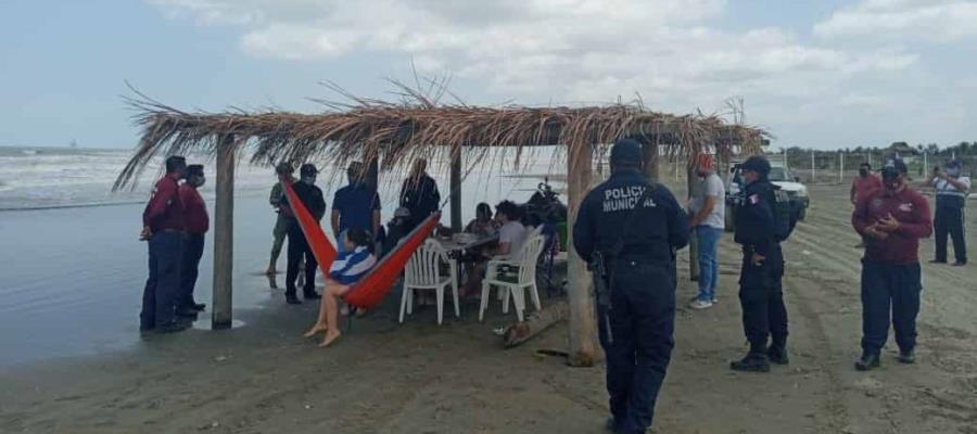 Dispersa SSPC aglomeración de personas en balnearios de Miramar, Pico de Oro y Playa Azul en Centla