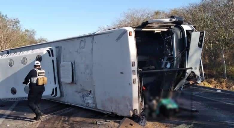 4 fallecidos y una decena de heridos deja accidente de autobús en autopista Tepic-Mazatlán