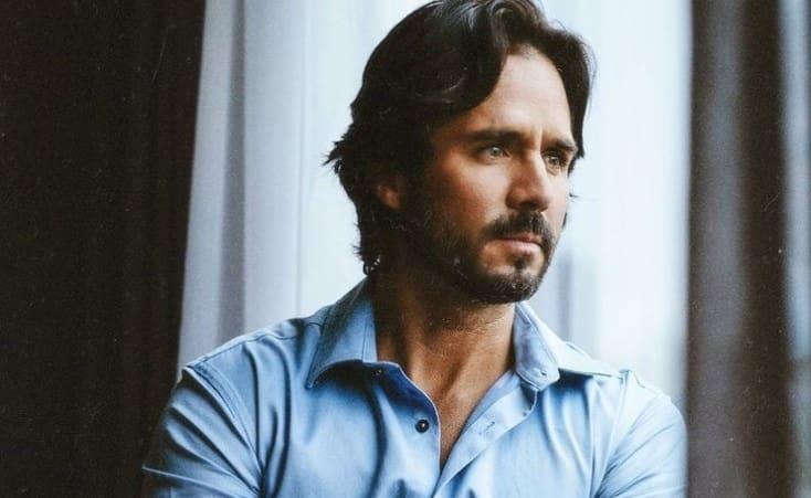 Picadura de alacrán manda al hospital a José Ron Picadura de alacrán manda al hospital a José Ron