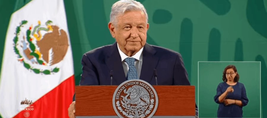 Adelanta Obrador que el martes podría vacunarse contra el coronavirus
