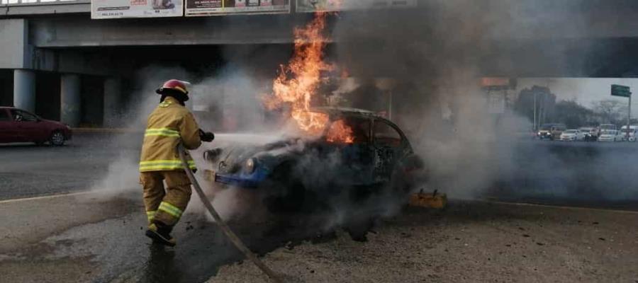 Advierten especialistas que las altas temperaturas pueden provocar incendios y fallas en coches