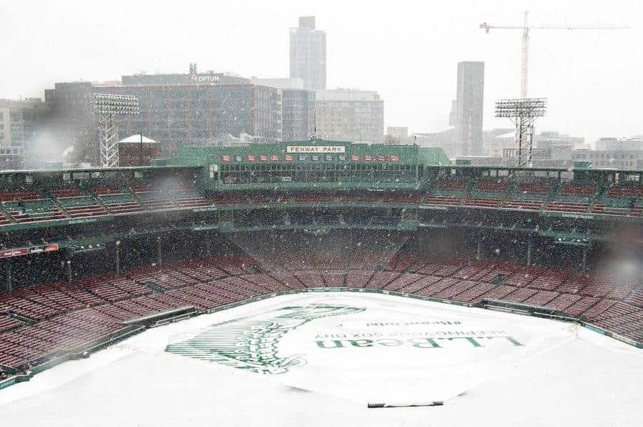 Nieve pospone juego de Medias Rojas y Medias Blancas
