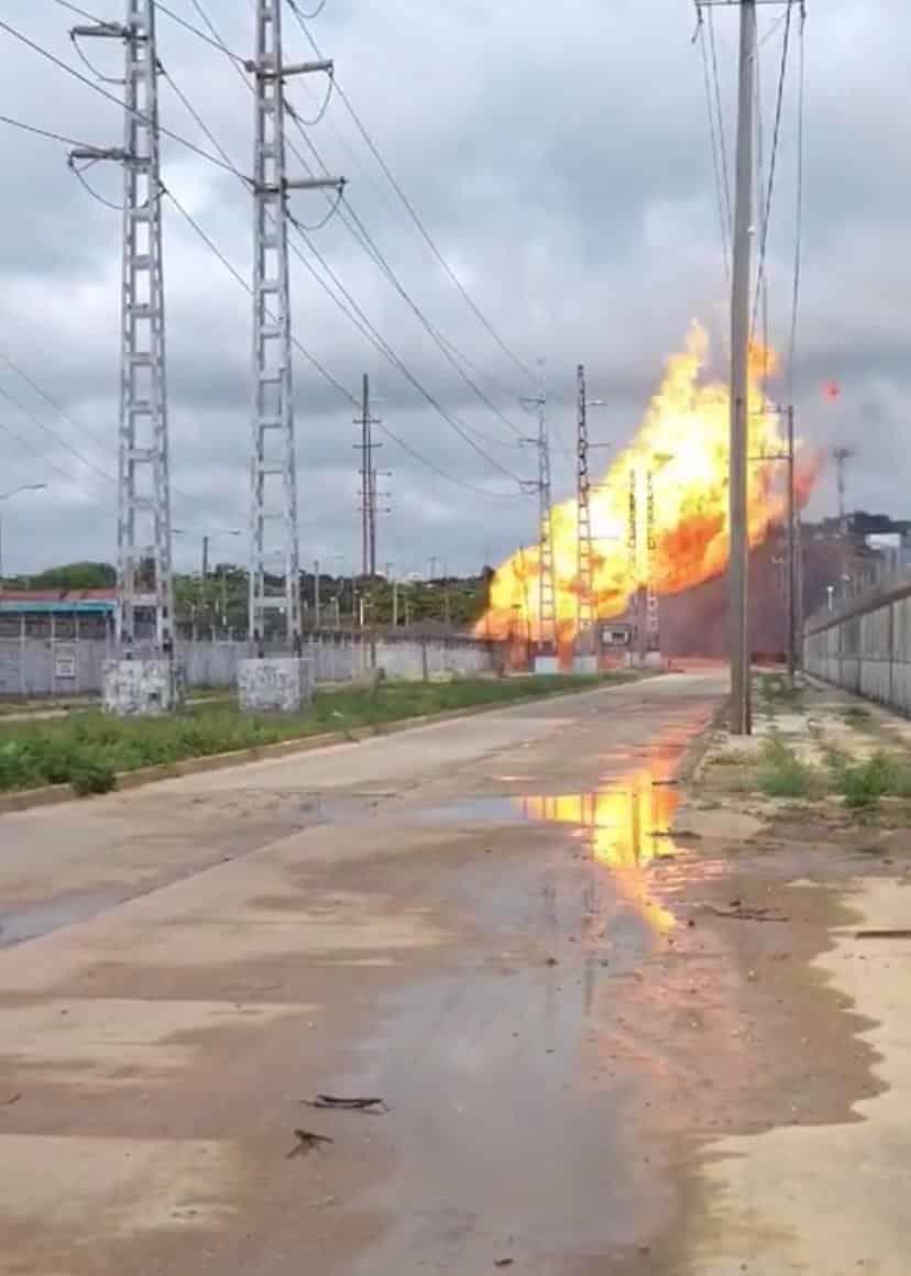 Explota línea de alta presión de gas natural en complejo Pajaritos… de Coatzacoalcos