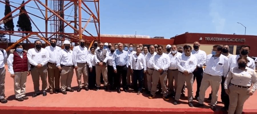 Visita AMLO refinería de Cadereyta; reitera compromiso de rescatar a Pemex