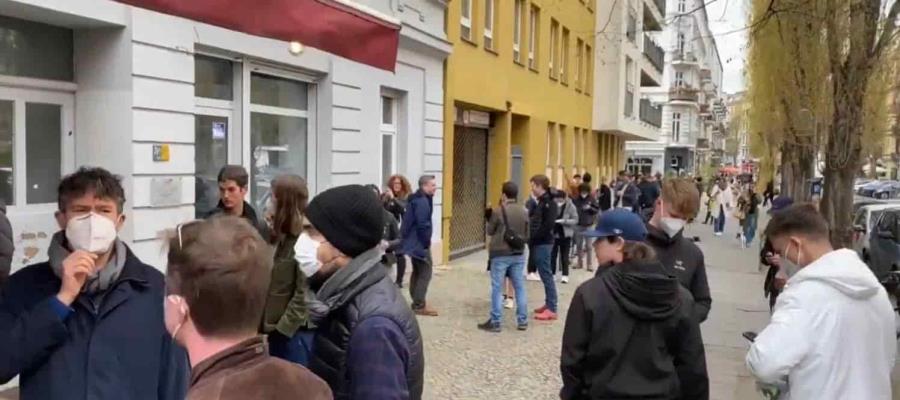 Se forman largas filas para comprar tacos al pastor… en Alemania