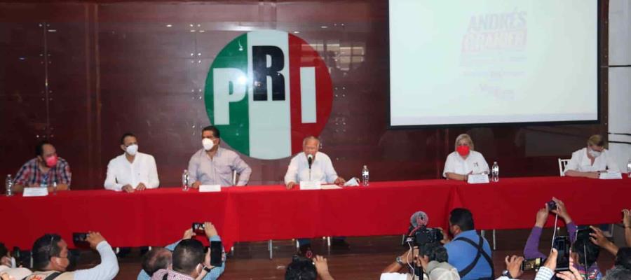 Revela Andrés Granier que policías vestidos de civiles lo siguen en su campaña sin que se le haya notificado