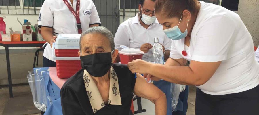 Aplicarán segunda dosis de vacuna anticovid a adultos mayores de Nacajuca del 30 de abril al 4 de mayo