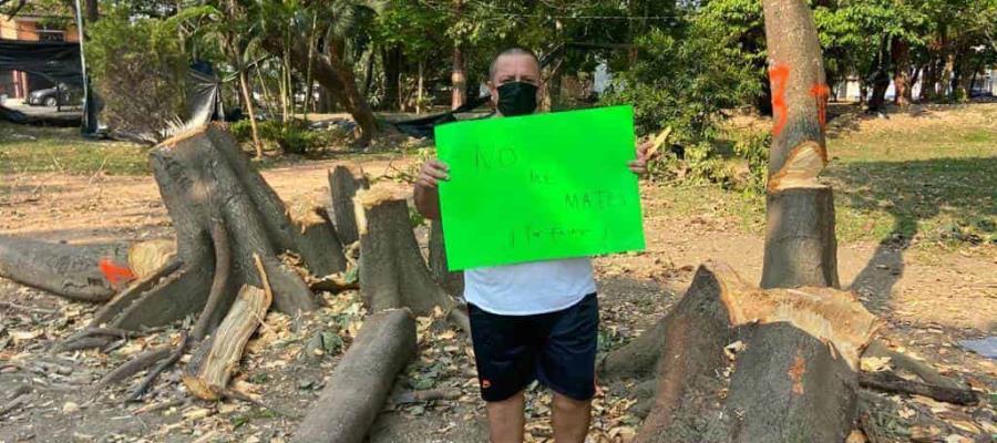 Se inconforman vecinos por tala de árboles en parque de Infonavit Atasta Se inconforman vecinos por tala de árboles en parque de Infonavit Atasta