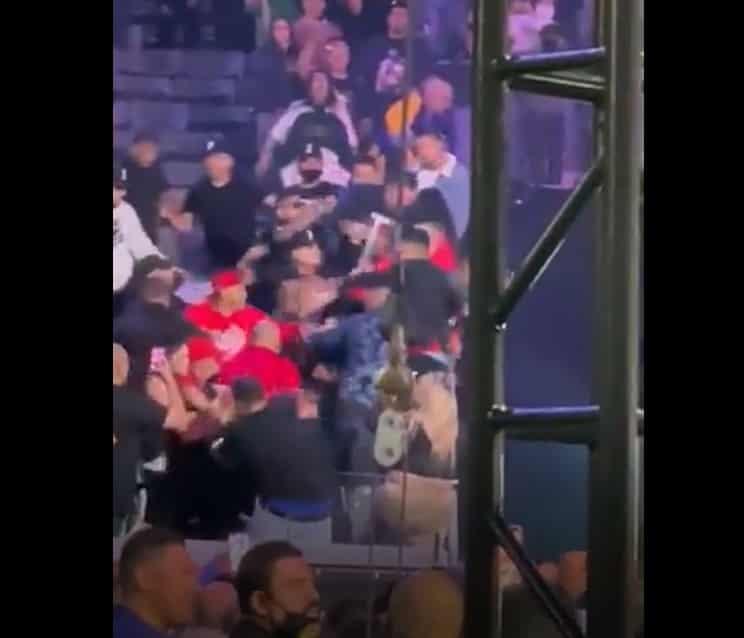 Victoria de Andy Ruiz se empaña por pelea de aficionados Victoria de Andy Ruiz se empaña por pelea de aficionados