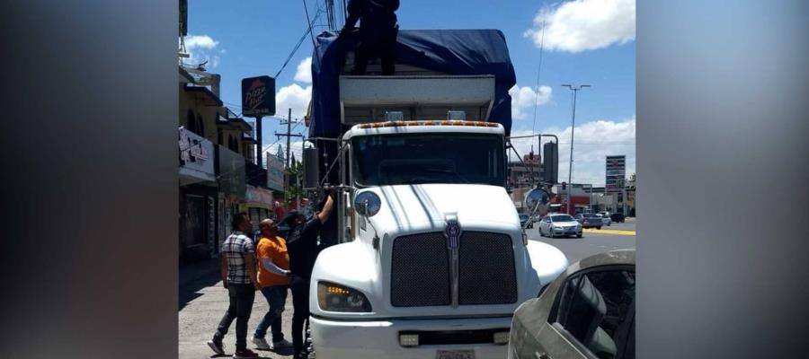 Denuncian presunta entrega de despensas por parte de la alianza PRI-PAN-PRD, en Durango