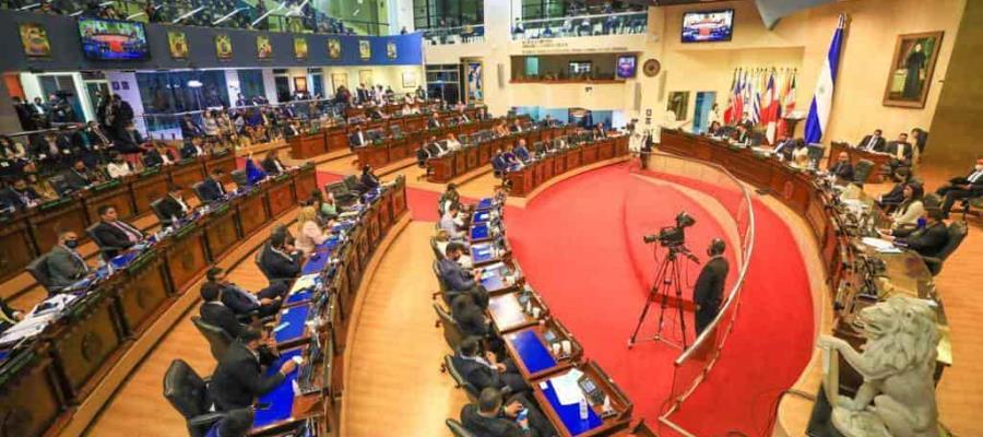 Asamblea Legislativa de El Salvador destituye a magistrados de la Corte Suprema y al fiscal General Asamblea Legislativa de El Salvador destituye a magistrados de la Corte Suprema y al fiscal General