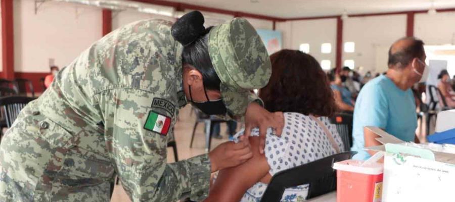 Hoy continúa vacunación de adultos mayores de 50 años