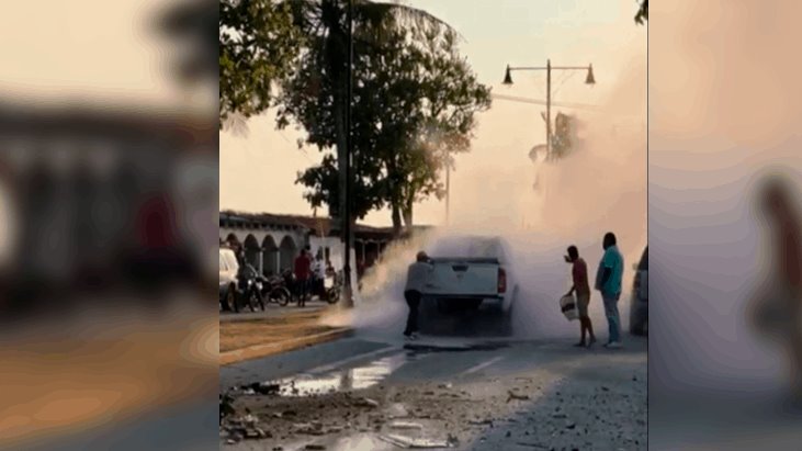 Explota pirotecnia durante recorrido de un candidato en Tlacotalpan, hay dos lesionados