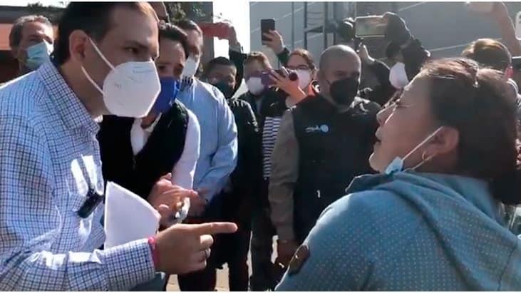 Panistas hacen campaña en el sitio del desplome del Metro