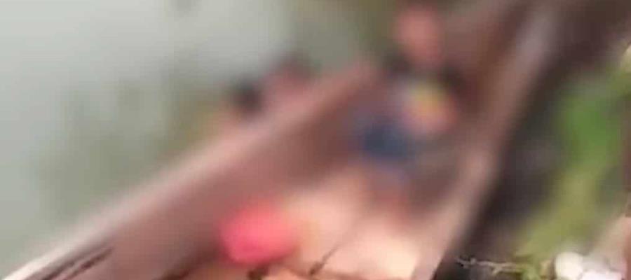 Exhiben a sujeto que se bañaba desnudo con una niña de 7 años en un río, en Huimanguillo