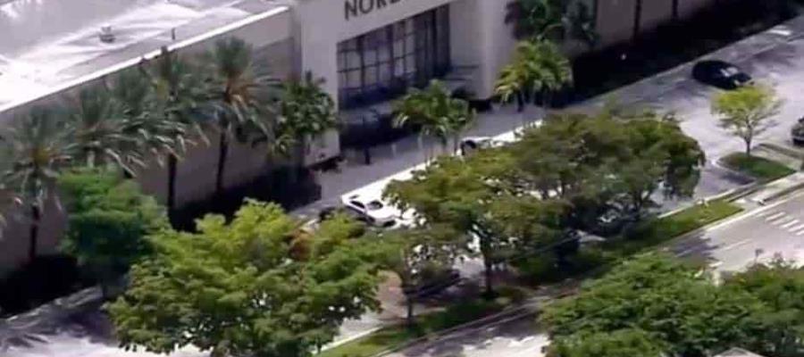 Tiroteo en centro comercial de Miami deja al menos tres heridos