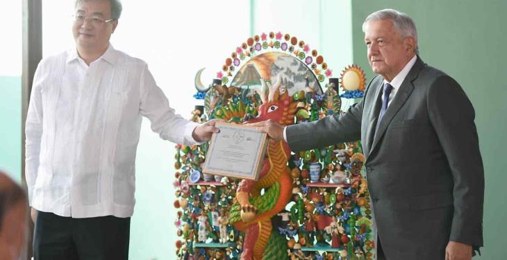 Pide ahora AMLO perdón a la comunidad China… en México