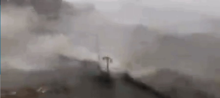 En plena crisis por COVID en India, toca tierra ciclón Tauktae