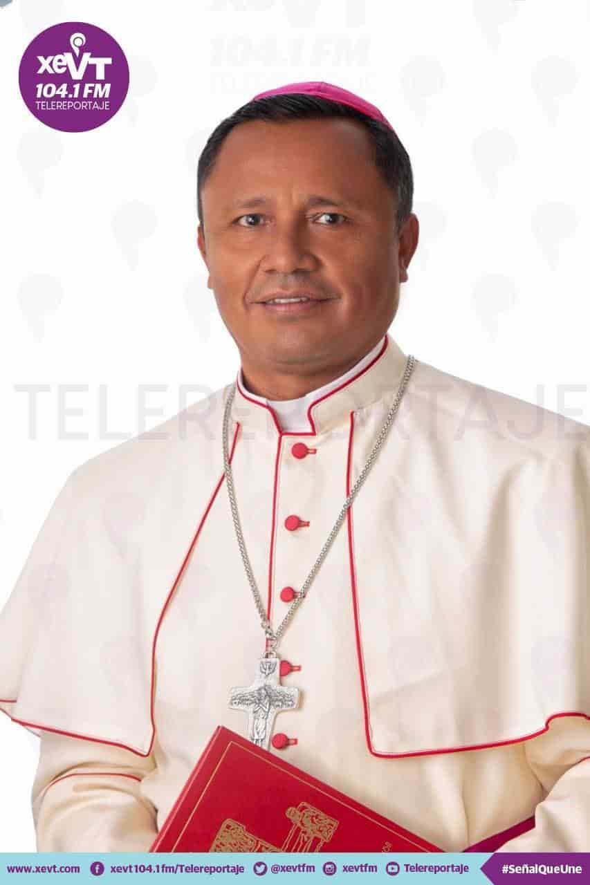 Toman fotos oficiales a Monseñor Roberto Madrigal; el miércoles asume como Obispo de Tuxpan