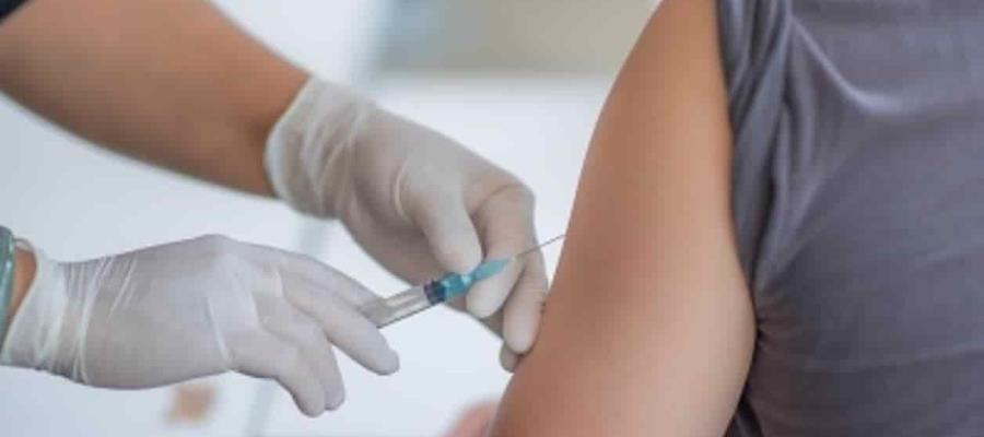 Proyectan tener vacunados contra COVID a todos los mexicanos mayores de 18 años antes de la temporada invernal