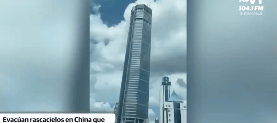Rascacielos en China se tambalea sin ninguna razón; visitantes son evacuados Rascacielos en China se tambalea sin ninguna razón; visitantes son evacuados