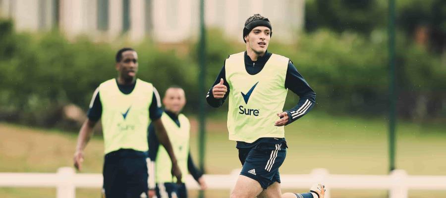 Raúl Jiménez usará casco el resto de su carrera