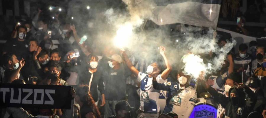 Sancionan al Pachuca por sobrepasar aforo permitido en Semifinales Sancionan al Pachuca por sobrepasar aforo permitido en Semifinales