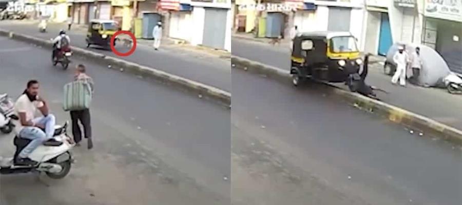 Hombre intenta patear a un perrito y se termina volcando en su mototaxi en Arabia