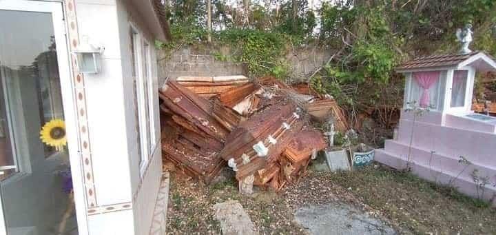 Dejan ataúdes abandonados en panteón municipal de Cunduacán Dejan ataúdes abandonados en panteón municipal de Cunduacán