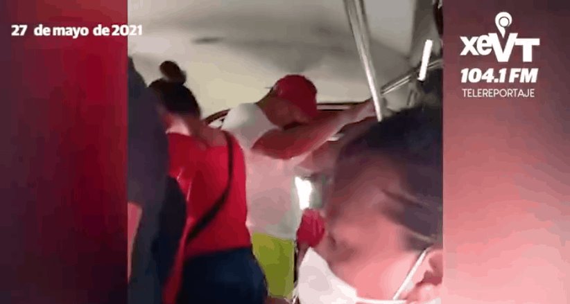 Denuncian usuarios sobrecupo en combis de Villahermosa