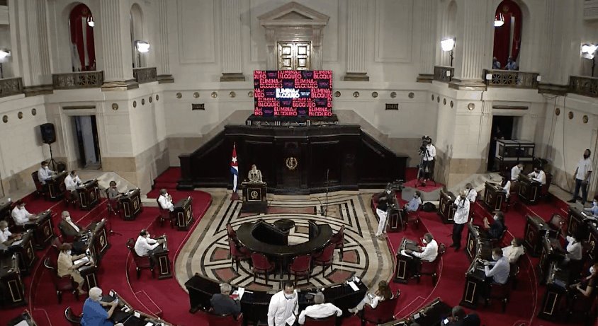 “Cuba no ha vacunado a más gente por el bloqueo de Estados Unidos a los suministros”, denuncian científicos