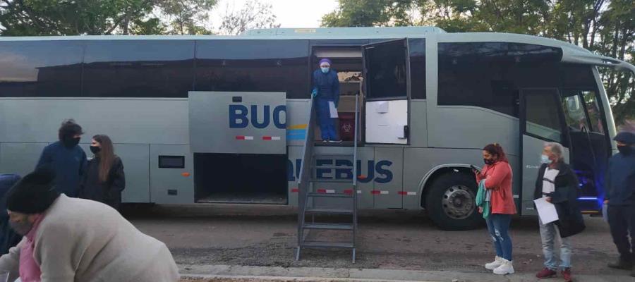 Aprueba Uruguay la vacunación contra COVID en menores de entre 12 y 17 años de edad 