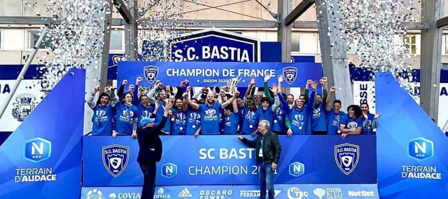 Ligue 1 de Francia pasará de 20 a 18 equipos para 2023