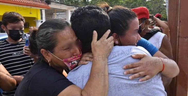 Liberan a policías municipales de Paraíso acusados de presuntamente custodiar camioneta con despensas
