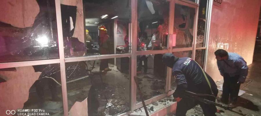 Presuntos normalistas vandalizan el IEPC… de Chiapas Presuntos normalistas vandalizan el IEPC… de Chiapas
