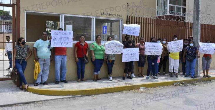 Liberan a policías municipales de Paraíso acusados de presuntamente custodiar camioneta con despensas