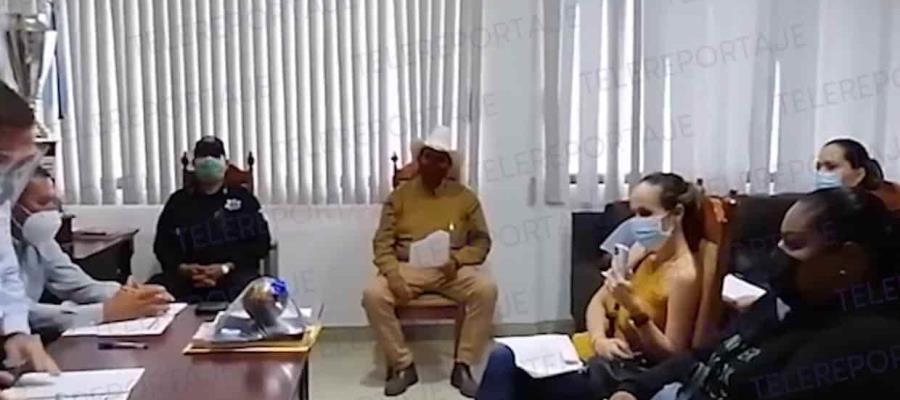 Durante sesión de cabildo, regidores reclaman a alcalde de Huimanguillo presunta intromisión en elección 