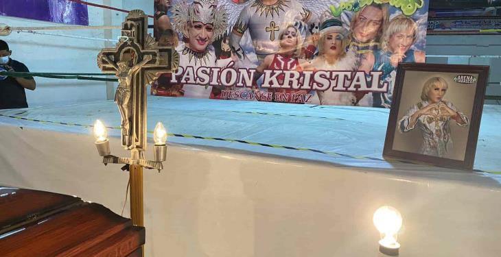 Dan último adiós al luchador tabasqueño “Pasión Kristal” Dan último adiós al luchador tabasqueño “Pasión Kristal”