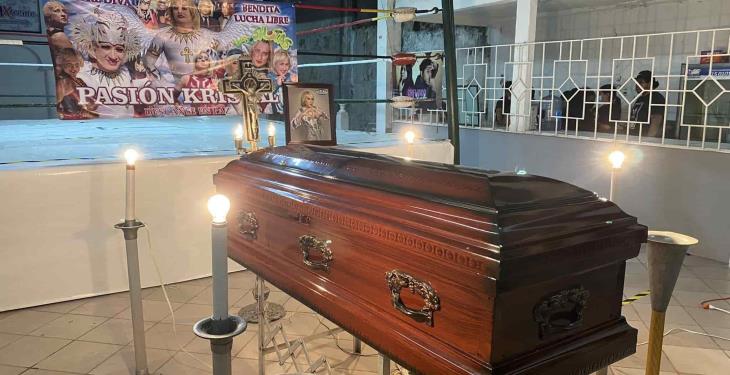 Dan último adiós al luchador tabasqueño “Pasión Kristal” Dan último adiós al luchador tabasqueño “Pasión Kristal”