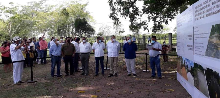 Anuncia AALH que este año concluirá reconstrucción de caminos en Macuspana