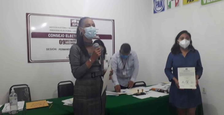 Avanza cómputo de la elección; morenistas reciben constancia de mayoría como diputados electos